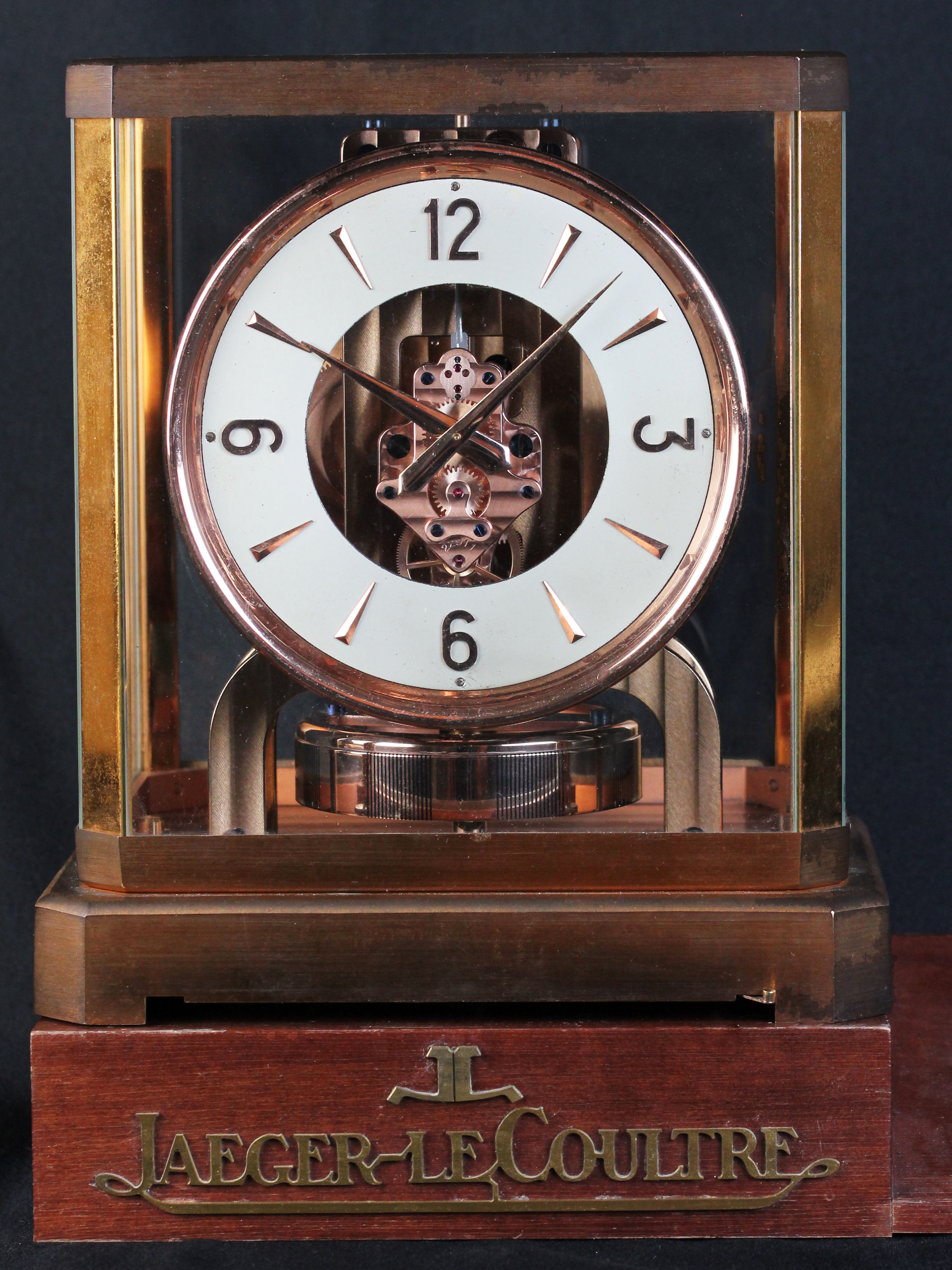 Jaeger LeCoultre ATMOS II from 1948 in an extremely rare rose gold-plated case & an Atmos display