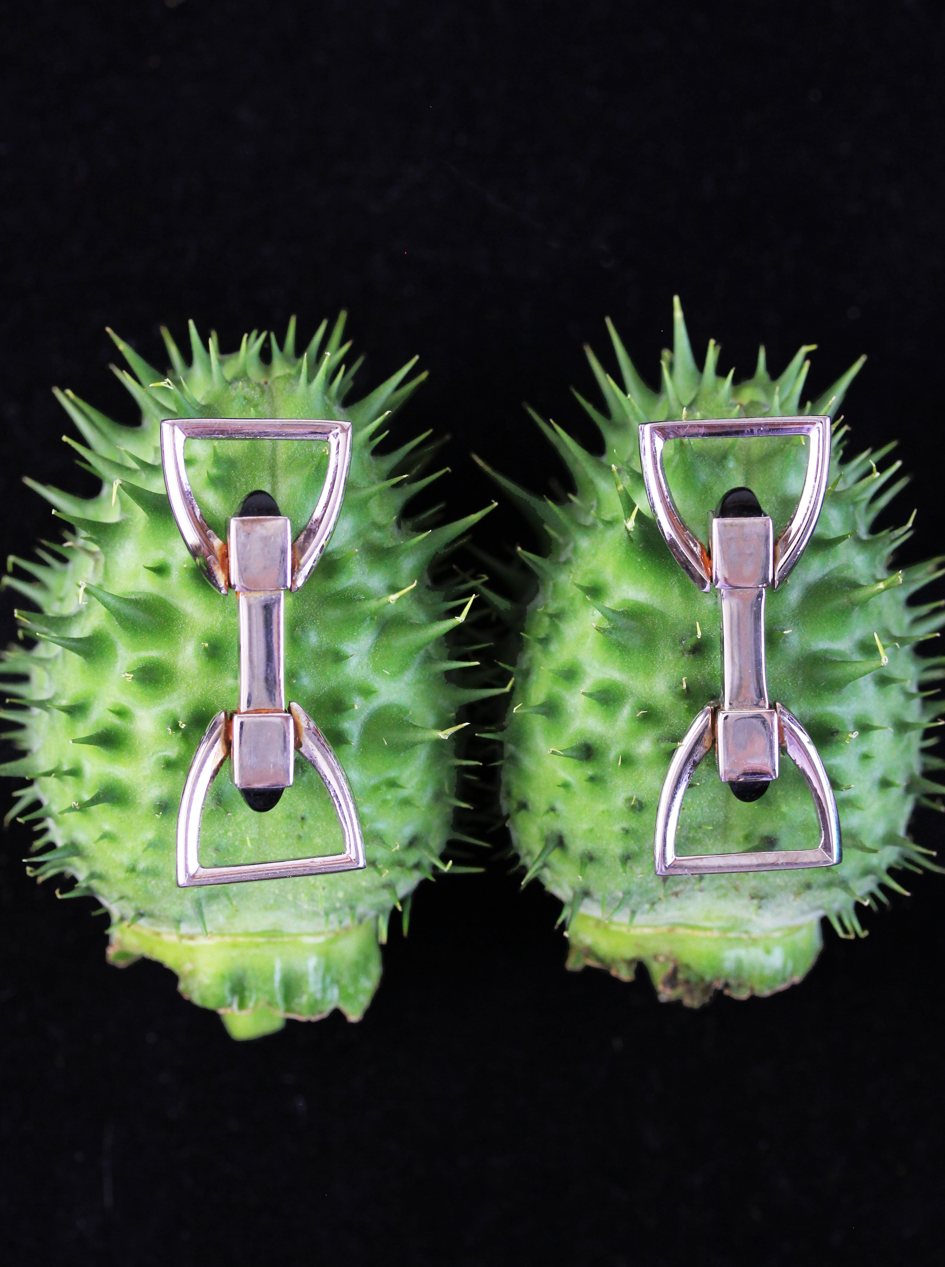 Silver stirrup cufflinks with onyx