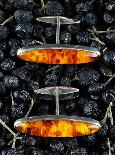 Very slim cufflinks in silver with amber