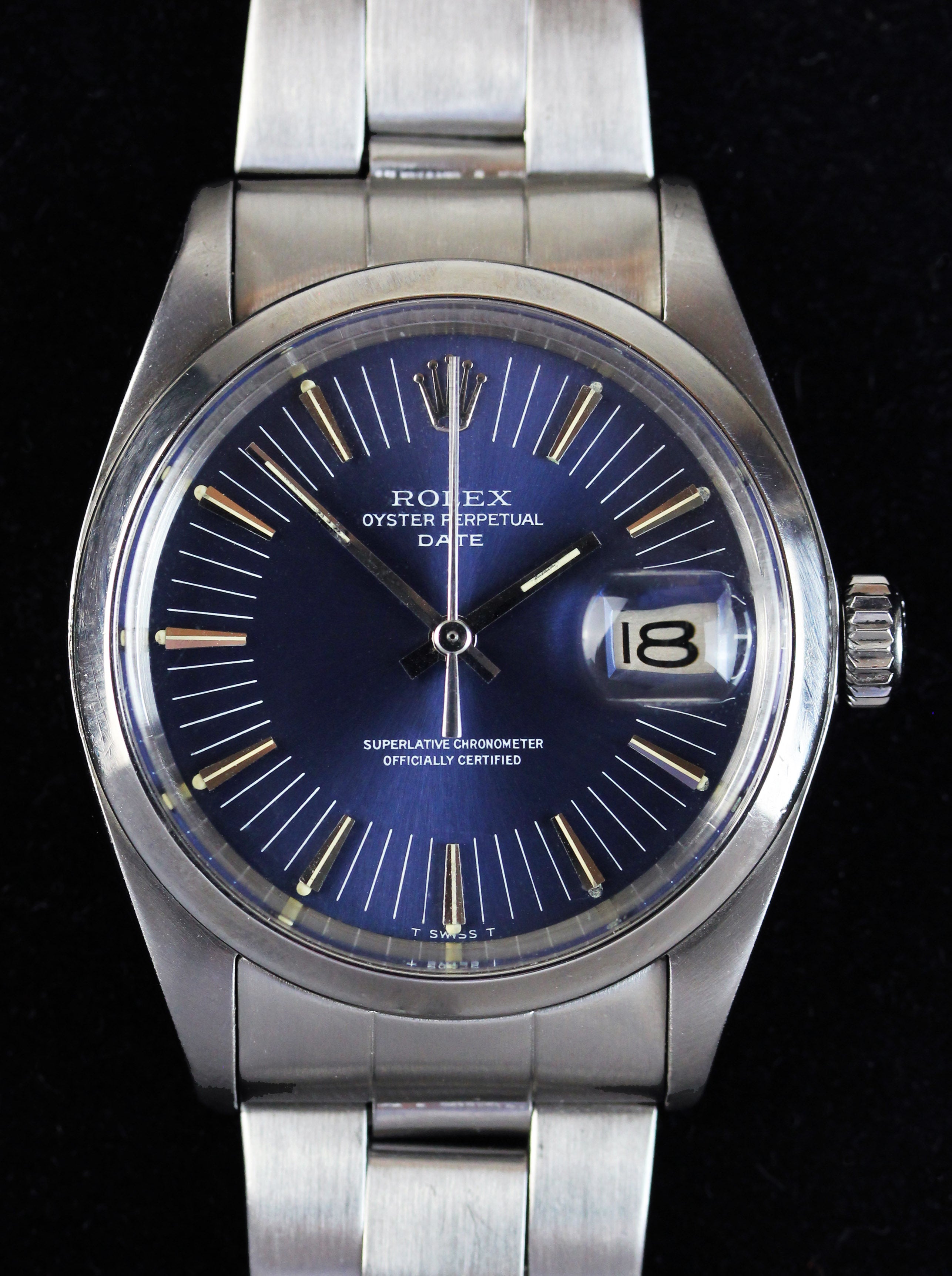 ROLEX Date, ref. 1500 from 1971, with rare radial tritium blue "long minute" dial