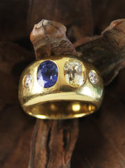 Handmade gold ring with sapphires & diamonds made by jeweller Rothmüller