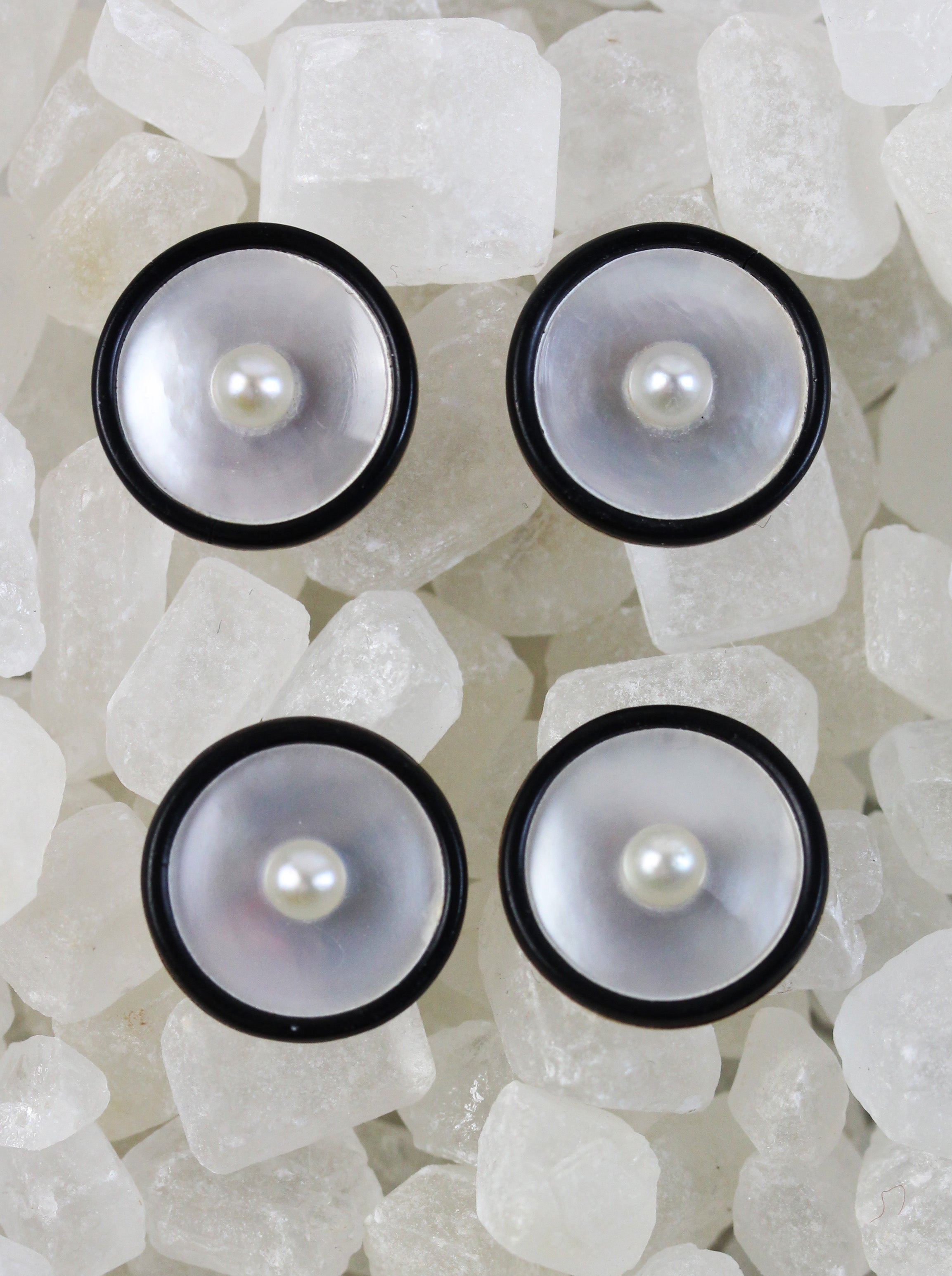 Pair of classic cufflinks in gold with pearls & black enamel